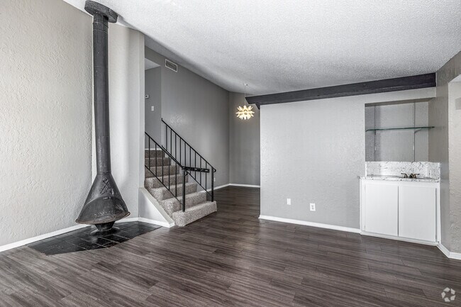 2BR, 2BA - 1225SF - Living Room - Belle Isle Terrace