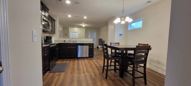 Photo - Furnished rental