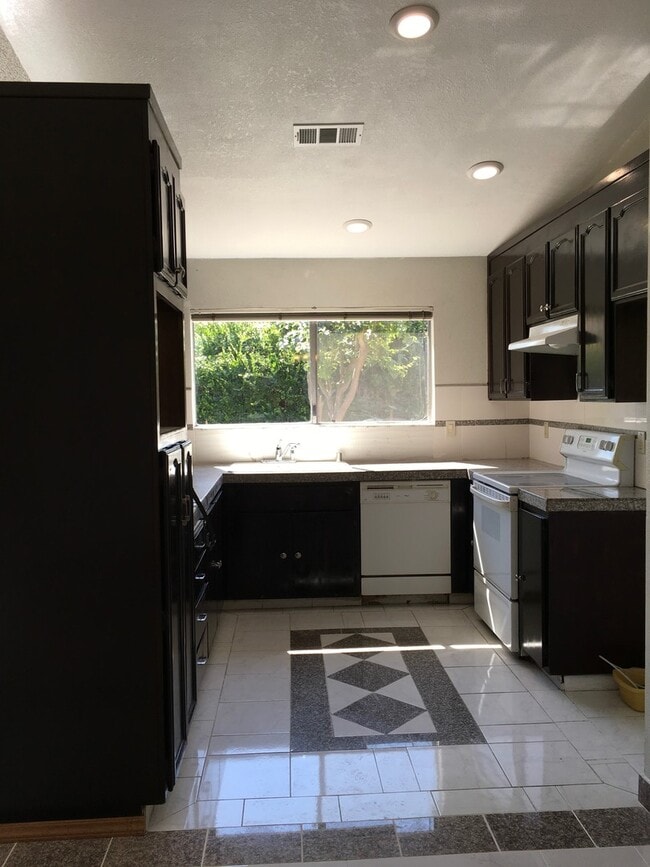 Photo - Beautiful single story home 3bedrooms, 2ba...