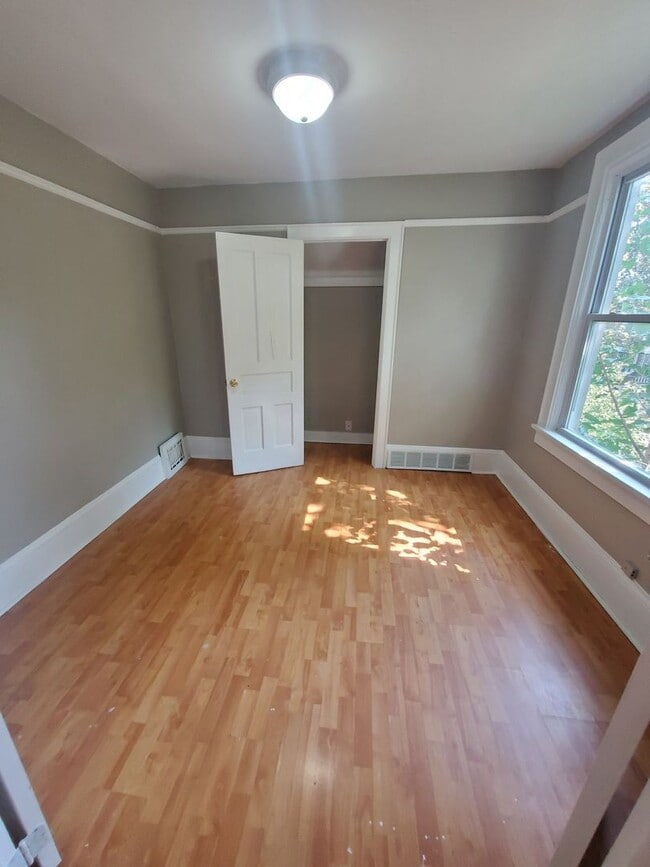 Photo - 3402 N Fratney St Unit 3402 Upper