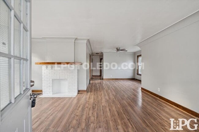 Photo - 2224 W Sylvania Ave