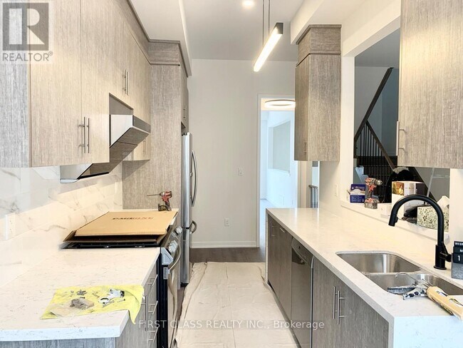 Photo - 10 Pantheon Ln