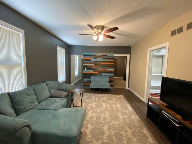 Photo - 6902 Saint James St Apartments Unit A