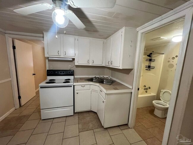 Photo - 1036 Hawthorn Dr