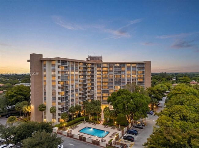 Building Photo - 10777 W Sample Rd Unit 209