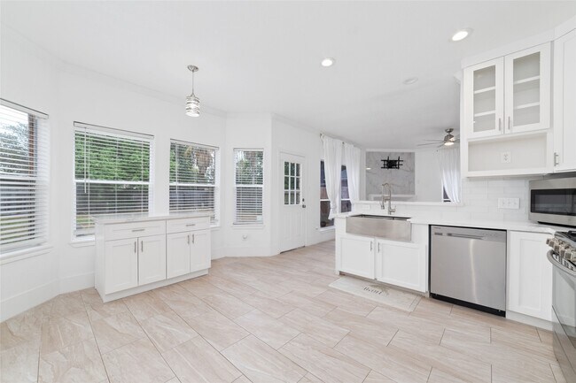 Photo - 5214 Bay Pines Dr