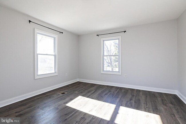 Photo - 215 Conard Ave