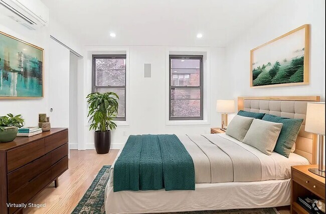 Building Photo - 519 E 6th St Rental