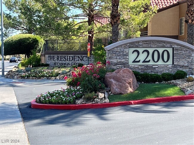 Photo - 2200 S Fort Apache Rd Unidad 2028