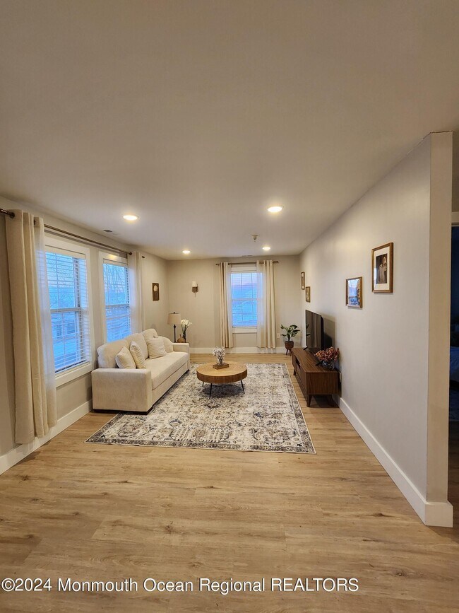 Photo - 3 N American Dr