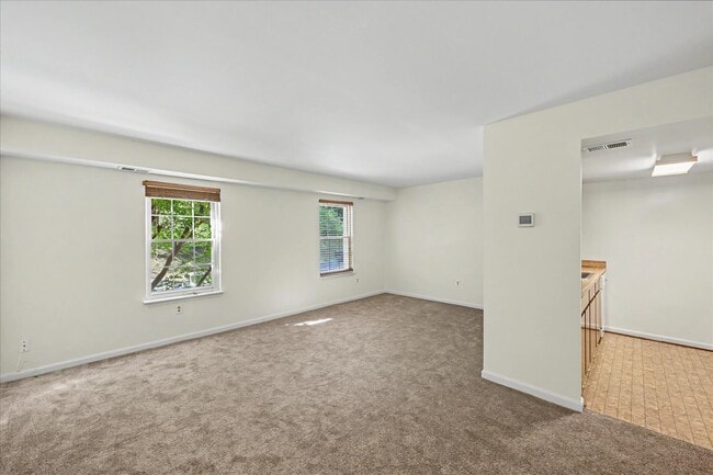 Building Photo - 1410 Greendale Ct Unit 2-1410