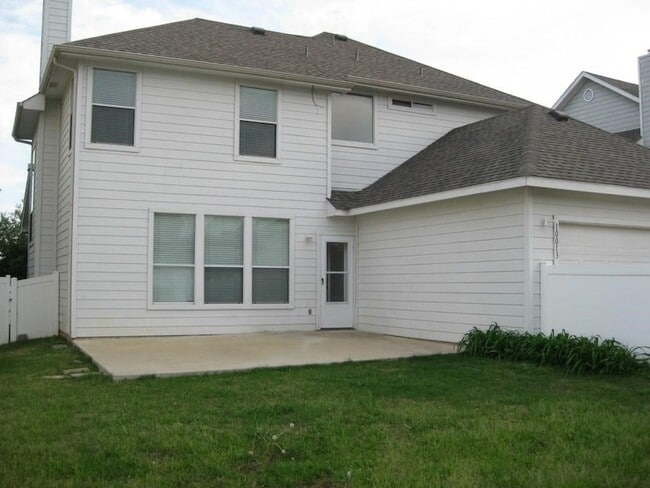 Building Photo - 10013 Lakeview Dr Rental
