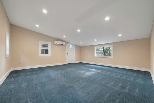 Photo - 288 S Van Dien Ave