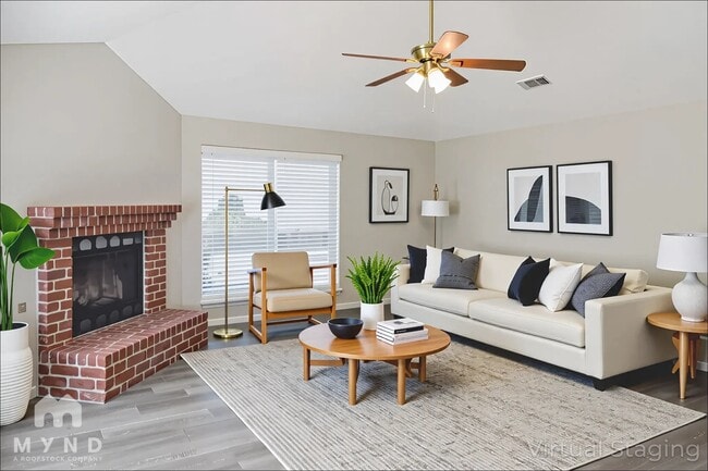 Photo - 4961 Briar Oaks Ln