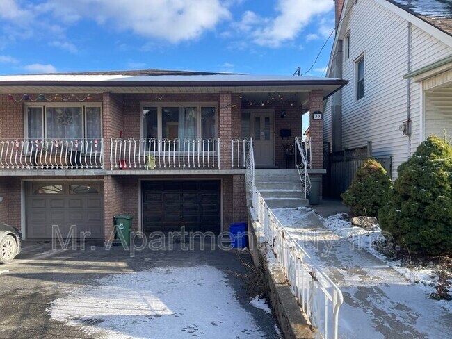 Photo - 30 William St Unit Main Suite