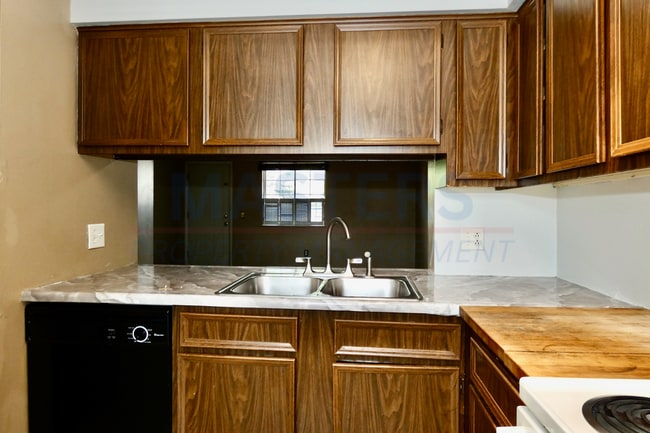 Photo - Spacious 2 Bed, 2 Bath Condo in West Toledo
