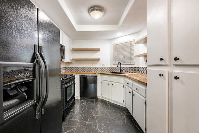 Photo - Upper 2 Bedroom, 2 Bath in Rancho Santa Margarita with Garage and Parking, be Home by New Years! Unidad 172