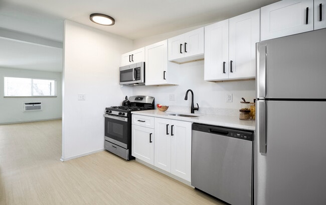 801 W. Prentice Ave