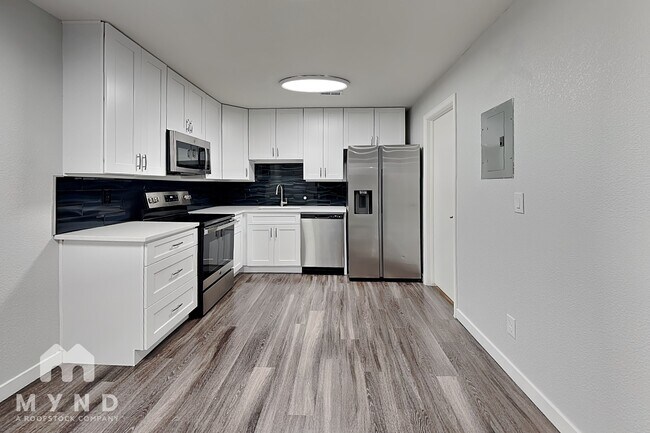 Photo - 970 S Dawson Way