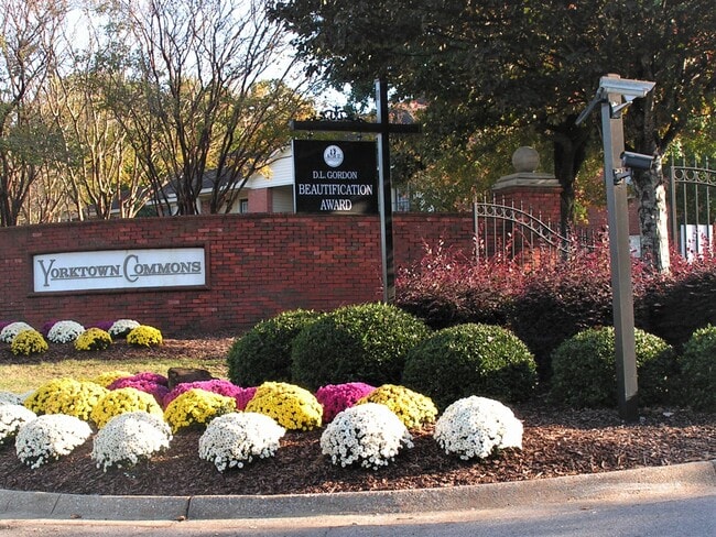 Photo - Yorktown Commons Luxury Apartments