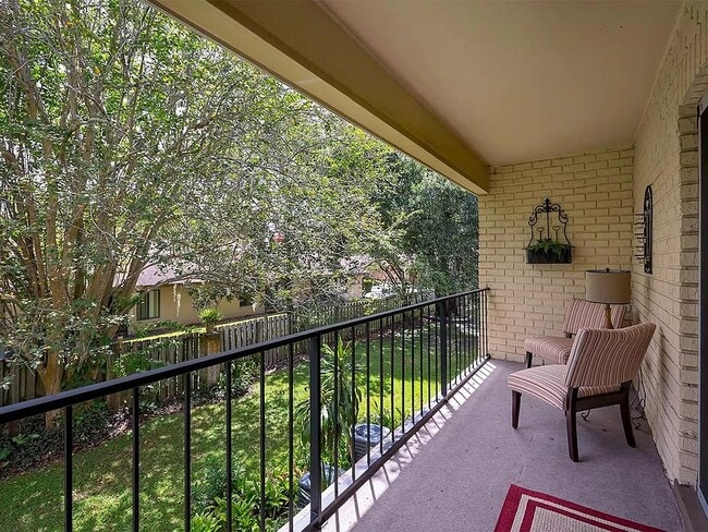 Photo - 226 Lewfield Cir Unit 226