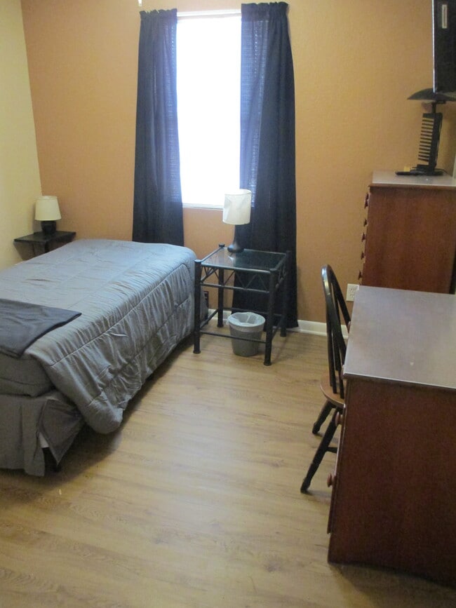 Photo - 702 Hughlett Ave