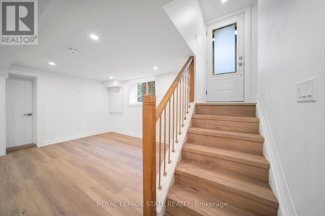 Photo - 172 E 34th St Unité 2