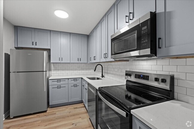 Building Photo - Luxury One Bedroom - Completely Renovated Unit 201 Rental