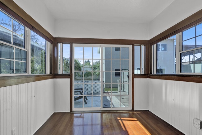 Photo - 1340 W 30th St