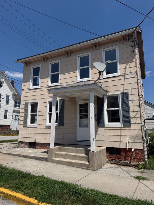 Building Photo - 5 S Water St Unit 5 S Water St a