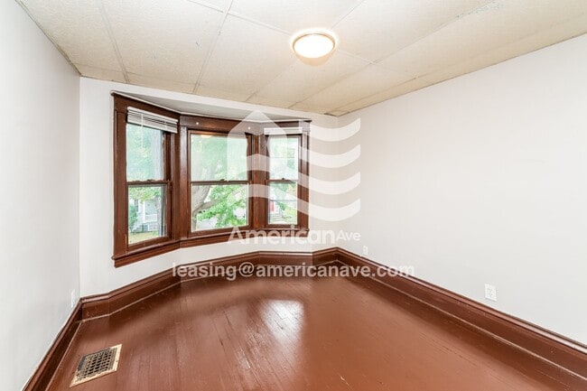 Photo - 40 Lux St