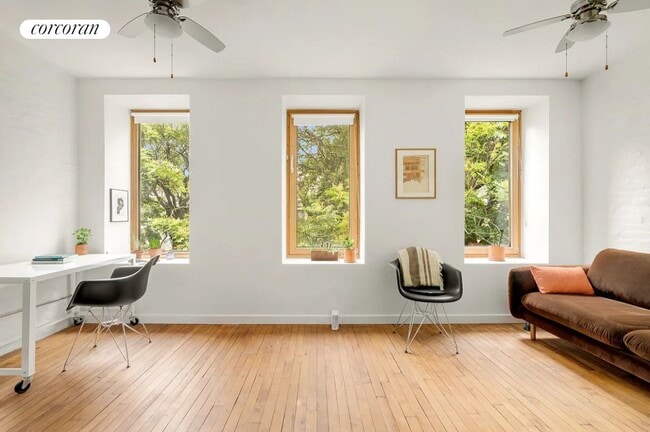 Photo - 156 W 130th St Casa