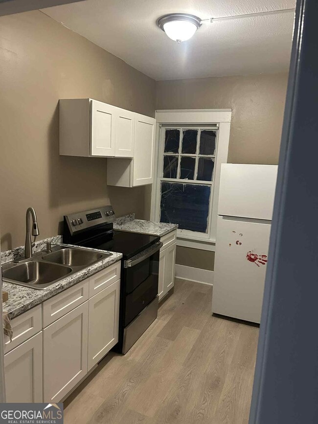 Photo - 1049 Birch St