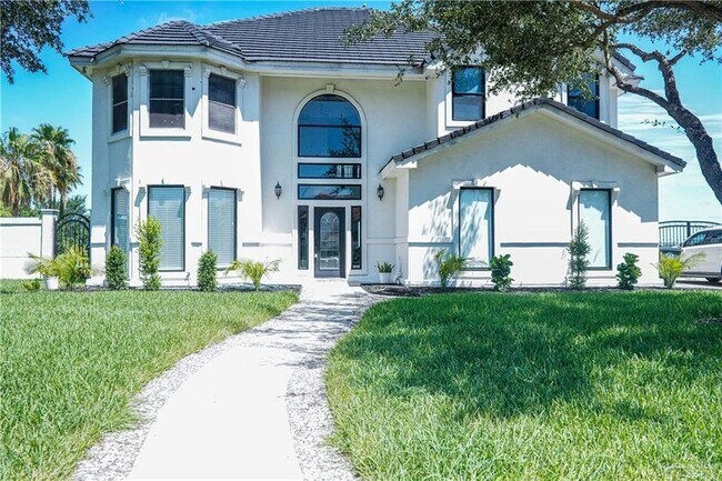 2600 Santa Laura St