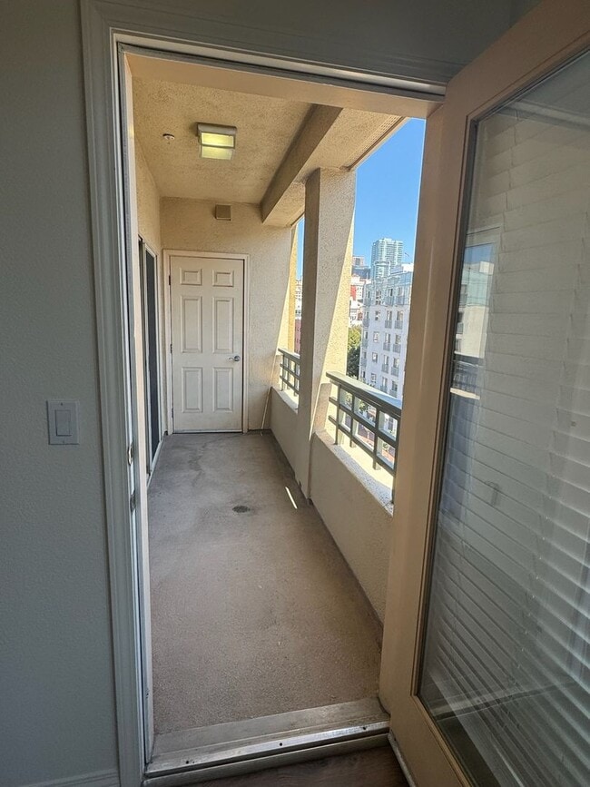 Photo - Amazing Downtown Unit Available For Rent!!!
