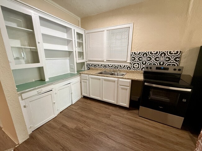 1010 12th Ave Unit 4