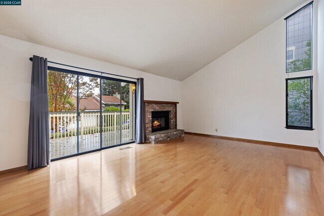 Photo - 1744 Spyglass Ln