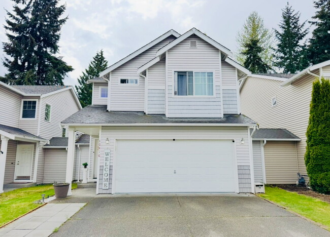 Building Photo - Spacious 3-Bed, 2.5-Bath Townhome in Prime Puyallup Location