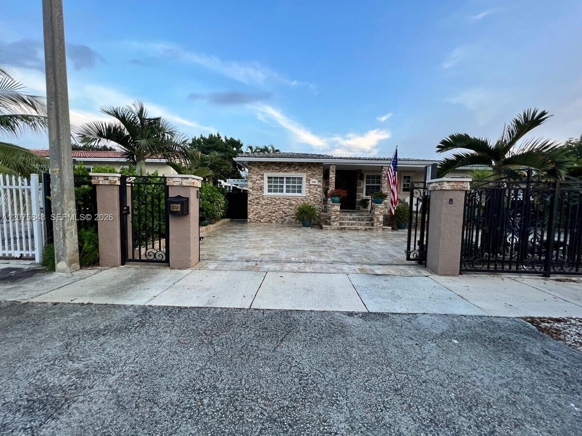 Photo - 3889 NW 5th St