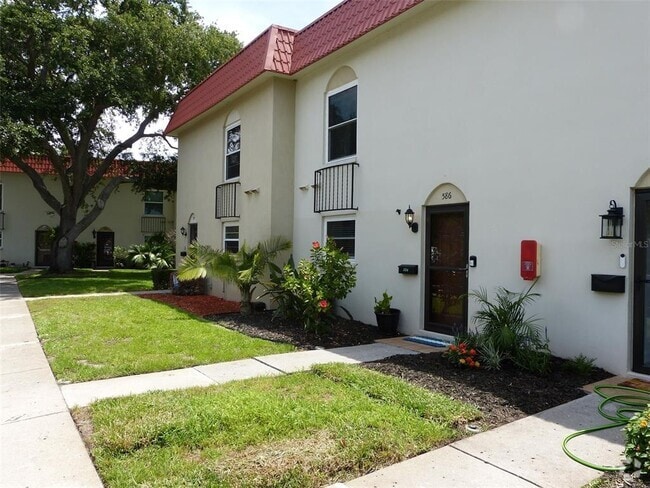 Building Photo - 2700 Bayshore Blvd Rental