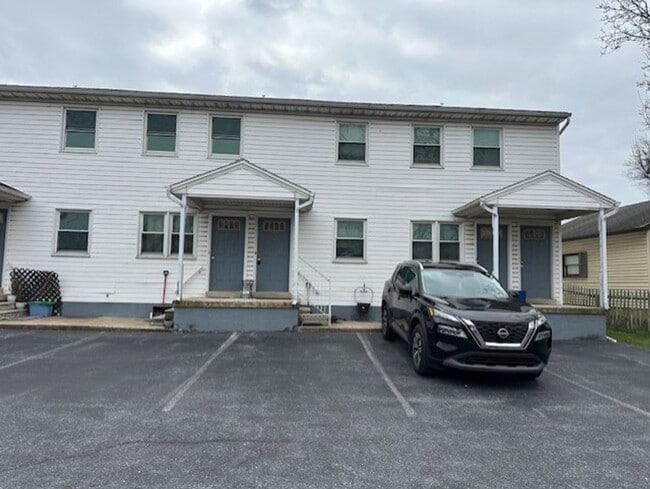 Building Photo - 10 E Front St Unit H