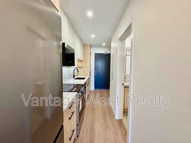 Photo - 1380-1380 Pridham Ave