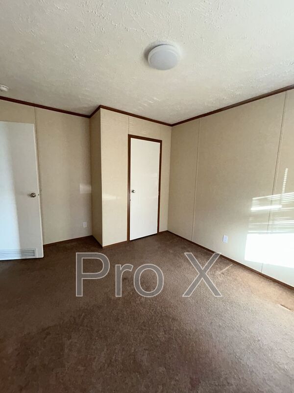 Photo - 307 E Adams St