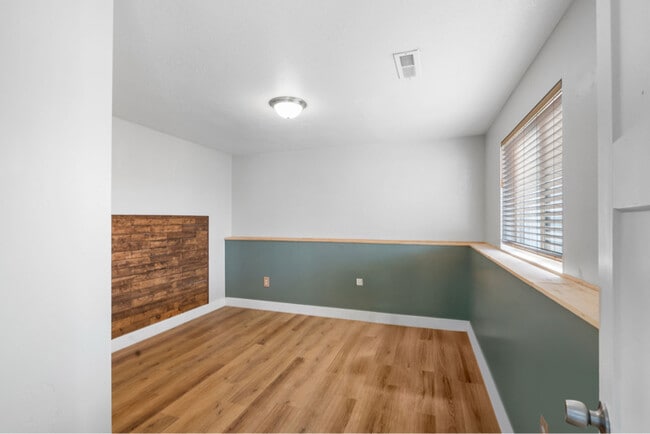 Photo - 1015 W 3000 N