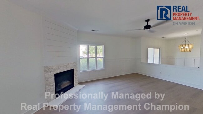Beautifully Updated 2 BD/2 BA with Screened Porch & Modern Finishes - Beautifully Updated 2 BD/2 BA with Screened Porch & Modern Finishes Unidad 101