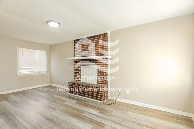 Photo - 716 61st St