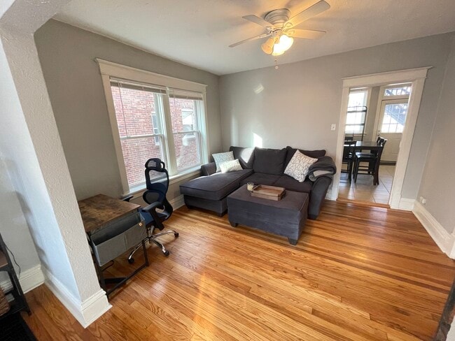 Photo - 5331 Bancroft Ave Unidad 1W