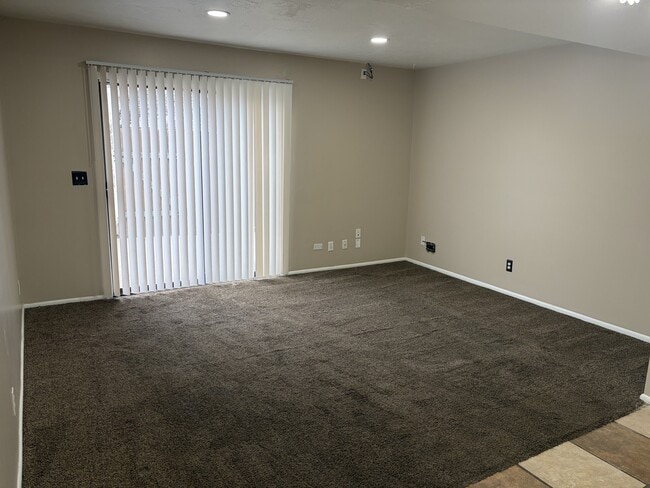 Photo - 195 S Fort Ln