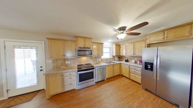 Photo - 4954 East St