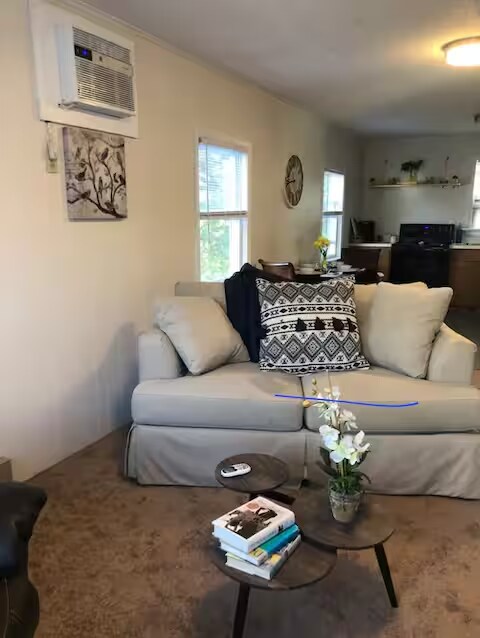 Photo - 310 E 2nd St Unit Carriage house